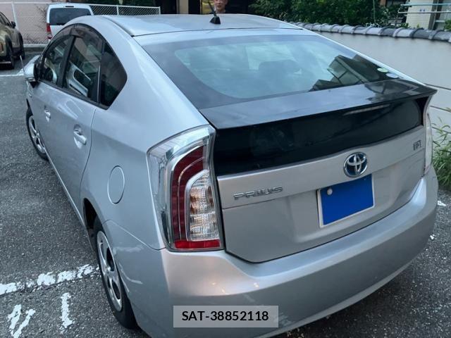 Toyota PRIUS 2012-05 8101326-3