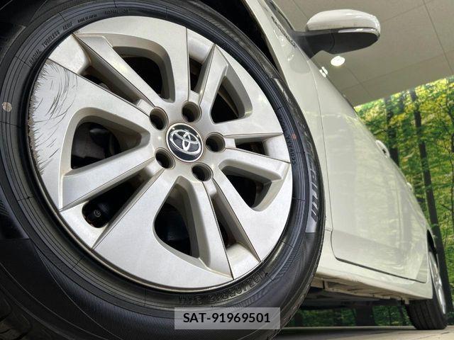 Toyota PRIUS 2016-04 8101279-10
