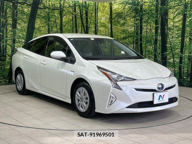 Toyota PRIUS 2016-04 8101279-16