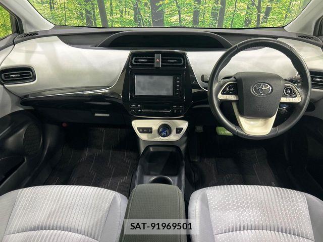 Toyota PRIUS 2016-04 8101279-1