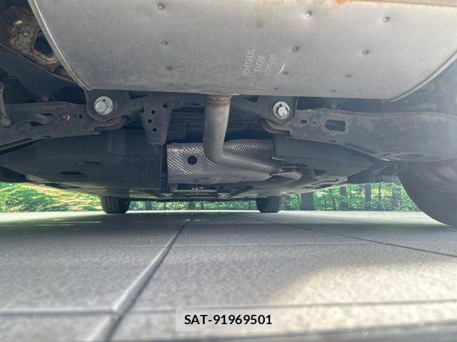Toyota PRIUS 2016-04 8101279-19