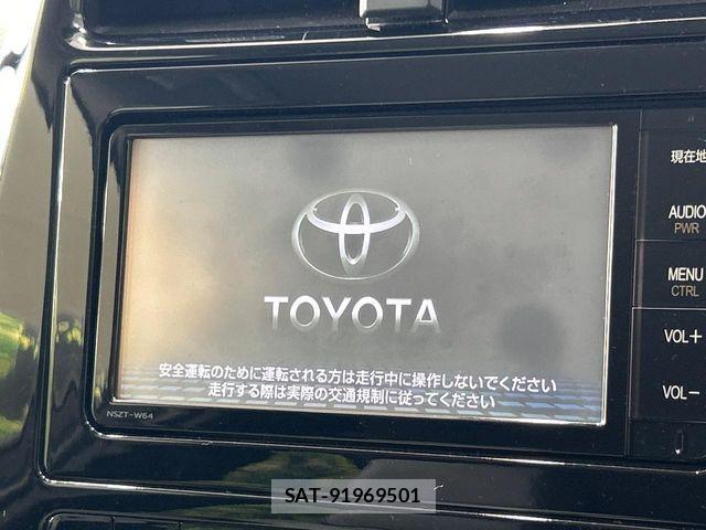Toyota PRIUS 2016-04 8101279-2