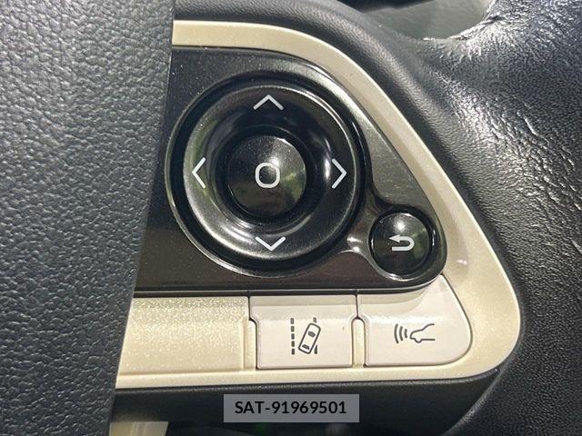 Toyota PRIUS 2016-04 8101279-5