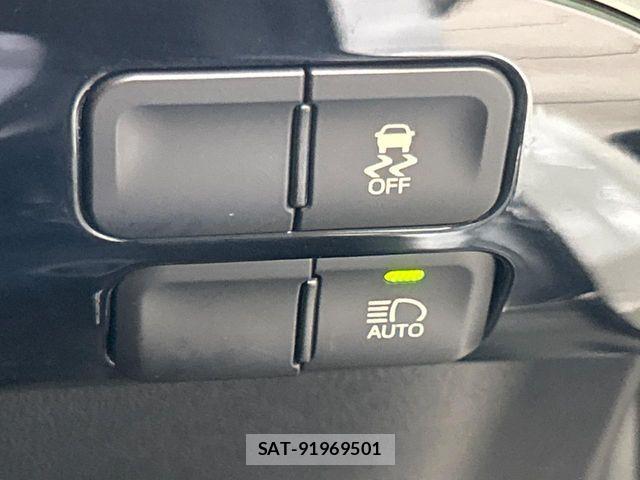 Toyota PRIUS 2016-04 8101279-8
