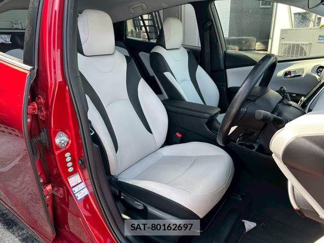 Toyota PRIUS 2015-12 8101282-9