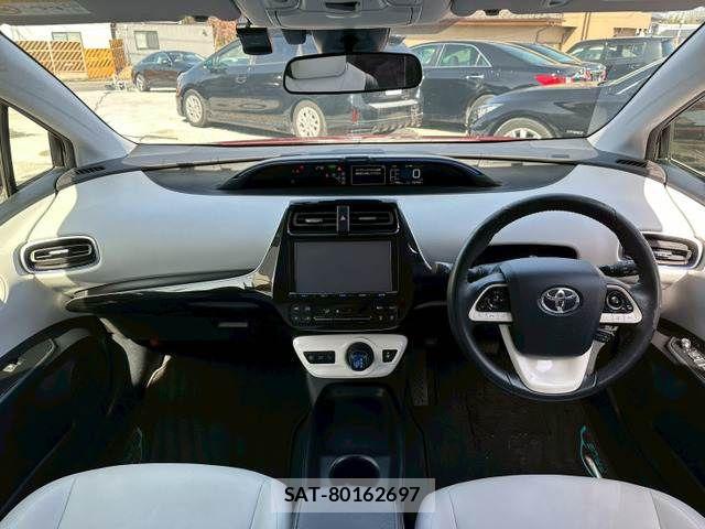 Toyota PRIUS 2015-12 8101282-11
