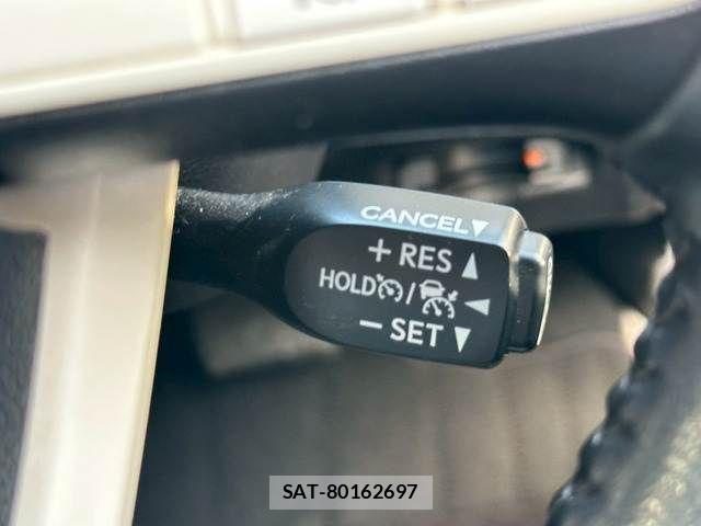 Toyota PRIUS 2015-12 8101282-12