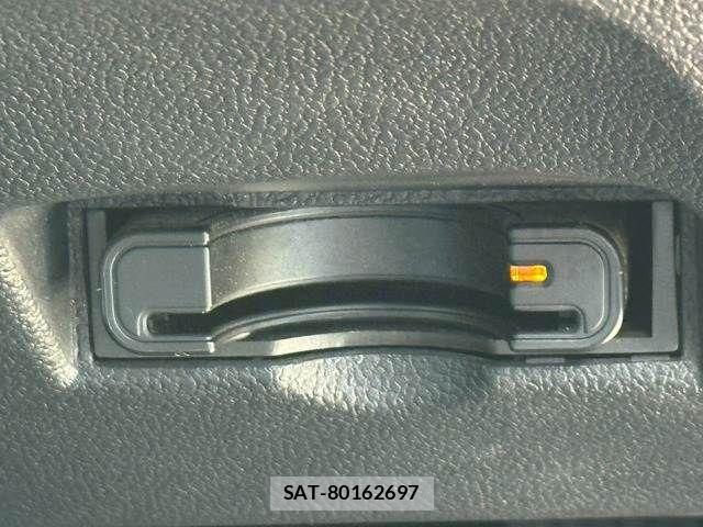 Toyota PRIUS 2015-12 8101282-14