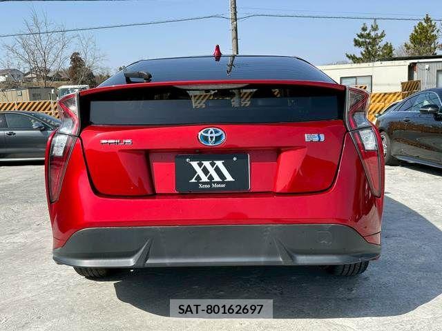 Toyota PRIUS 2015-12 8101282-6