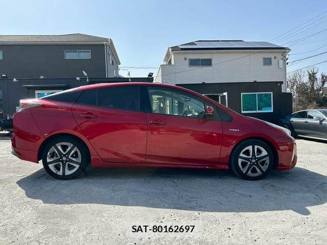 Toyota PRIUS 2015-12 8101282-8
