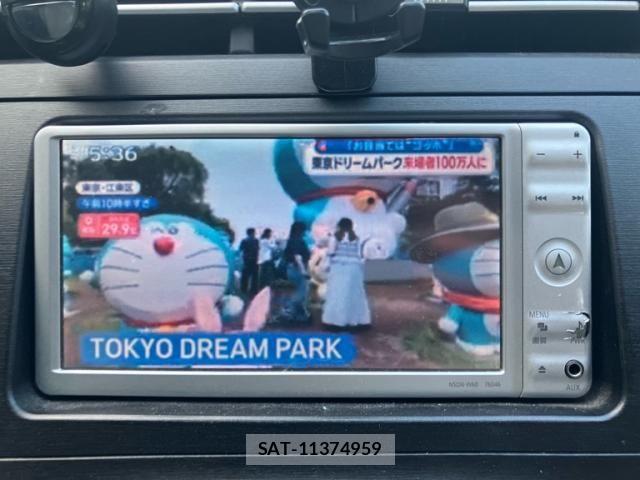 Toyota PRIUS 2010-11 8101325-9