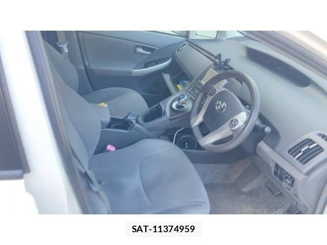 Toyota PRIUS 2010-11 8101325-17