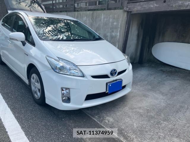 Toyota PRIUS 2010-11 8101325-1