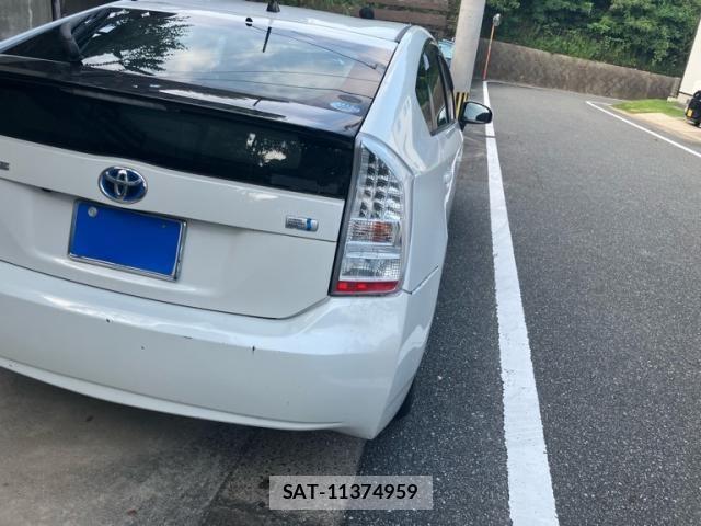 Toyota PRIUS 2010-11 8101325-2