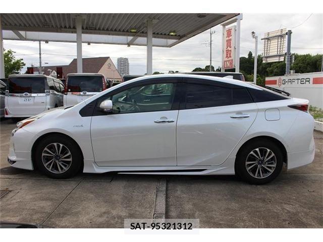 Toyota PRIUS 2018-10 8101285-9