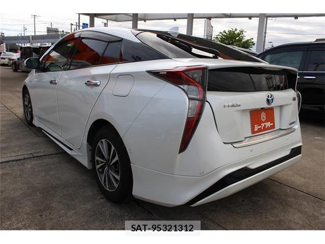 Toyota PRIUS 2018-10 8101285-10