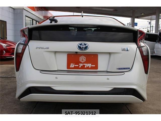 Toyota PRIUS 2018-10 8101285-11