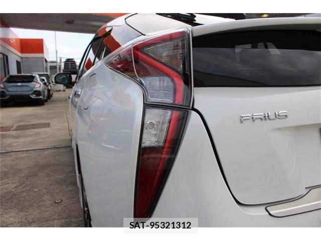 Toyota PRIUS 2018-10 8101285-20