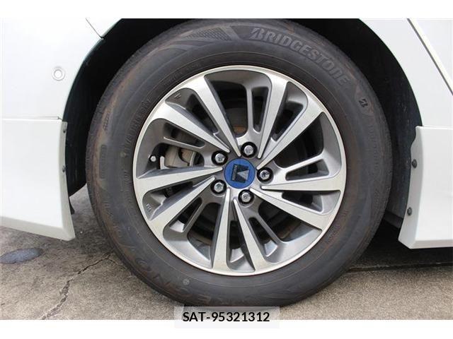 Toyota PRIUS 2018-10 8101285-22
