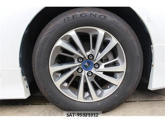 Toyota PRIUS 2018-10 8101285-23