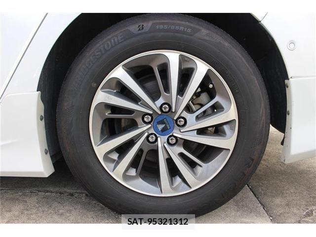 Toyota PRIUS 2018-10 8101285-25