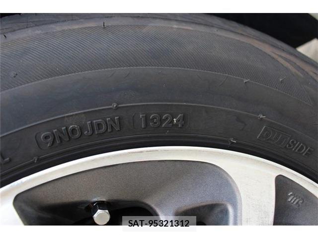 Toyota PRIUS 2018-10 8101285-29