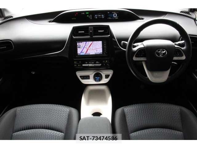 Toyota PRIUS 2017-08 8101274-1