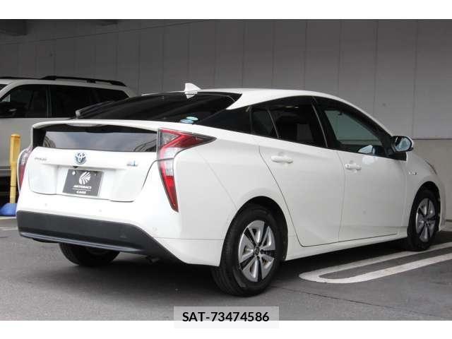 Toyota PRIUS 2017-08 8101274-2