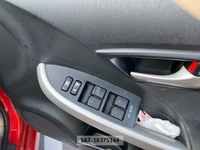 Toyota PRIUS 2014-03 8101311-15
