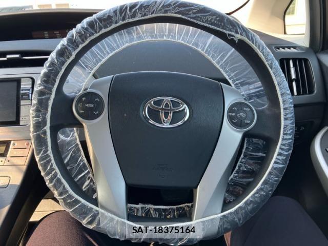 Toyota PRIUS 2014-03 8101311-20