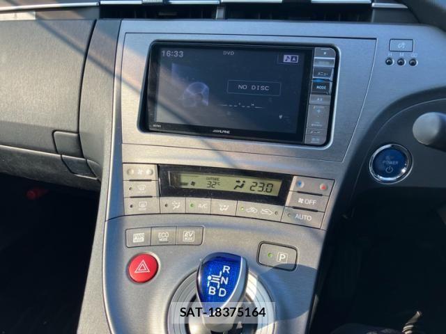 Toyota PRIUS 2014-03 8101311-25