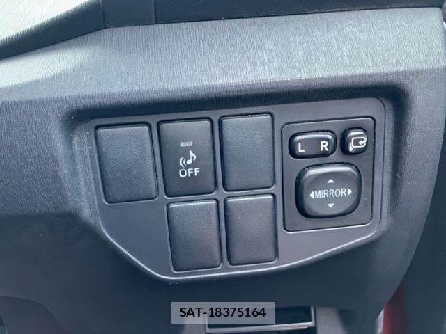 Toyota PRIUS 2014-03 8101311-26