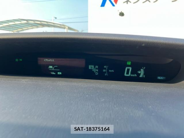 Toyota PRIUS 2014-03 8101311-27