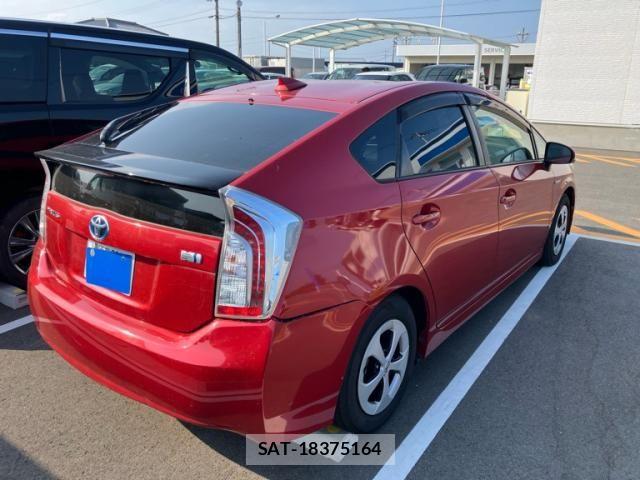 Toyota PRIUS 2014-03 8101311-6