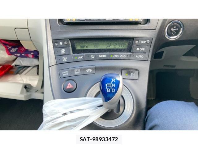 Toyota PRIUS 2011-07 8101324-4