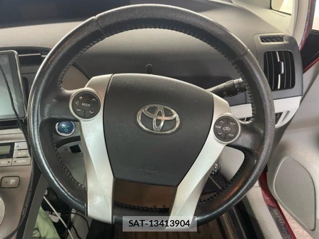 Toyota PRIUS 2013-11 8101322-11
