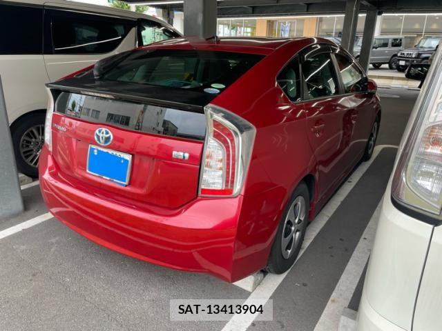 Toyota PRIUS 2013-11 8101322-6