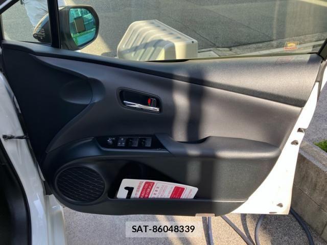 Toyota PRIUS 2019-09 8101286-13