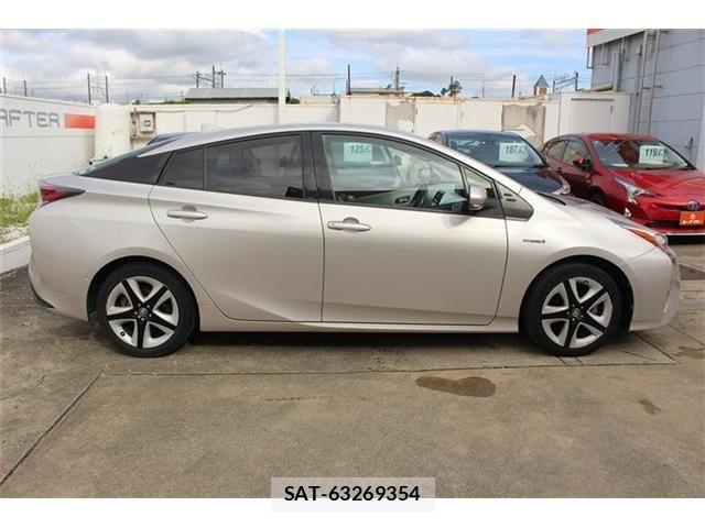 Toyota PRIUS 2016-04 8101270-13