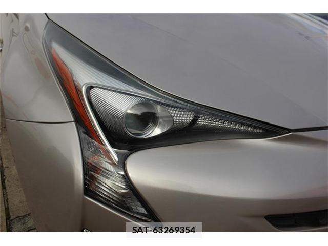 Toyota PRIUS 2016-04 8101270-14
