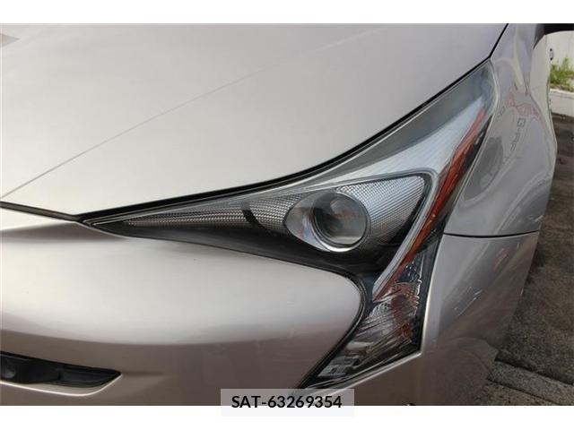 Toyota PRIUS 2016-04 8101270-15