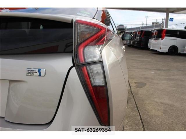 Toyota PRIUS 2016-04 8101270-21