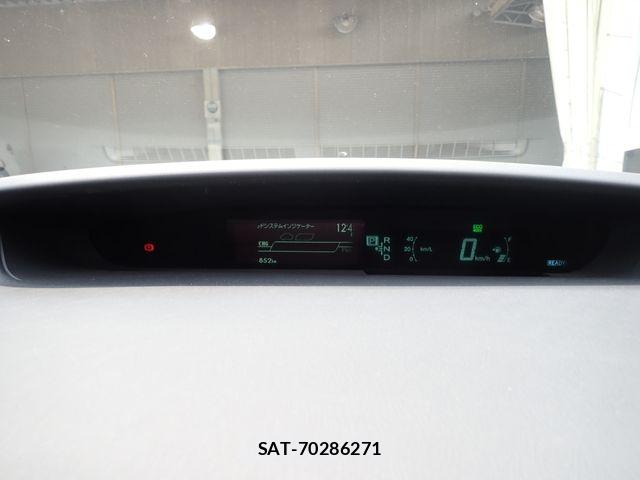 Toyota PRIUS 2013-06 8101233-9