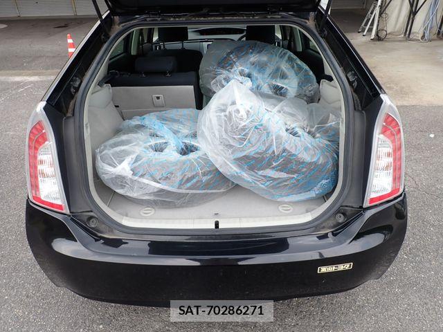 Toyota PRIUS 2013-06 8101233-23