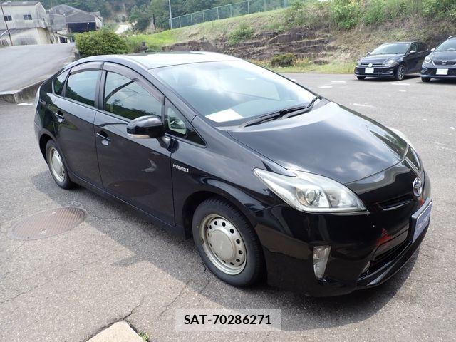 Toyota PRIUS 2013-06 8101233-3