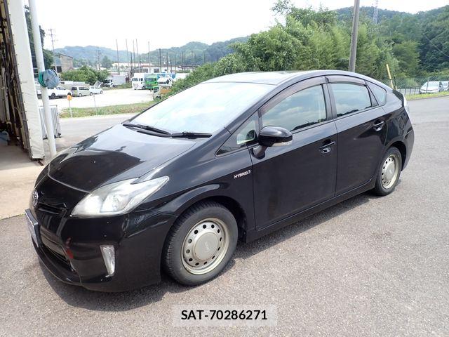 Toyota PRIUS 2013-06 8101233-5