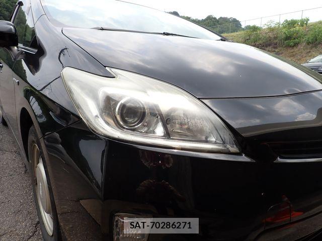 Toyota PRIUS 2013-06 8101233-8