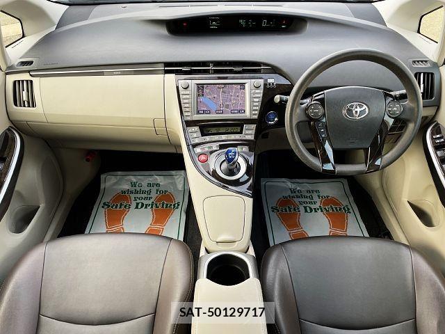 Toyota PRIUS 2013-08 8101313-1