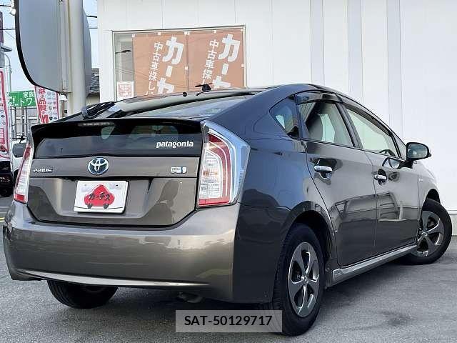 Toyota PRIUS 2013-08 8101313-2