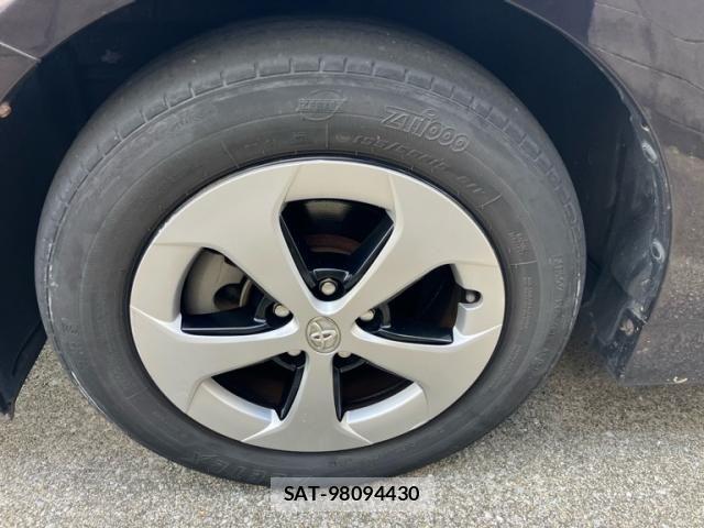 Toyota PRIUS 2012-03 8101356-10